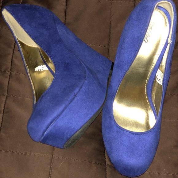 Shoes - Picture 2 of 3